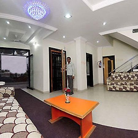 Sai Ganesh Hotel Shirdi Bagian luar foto