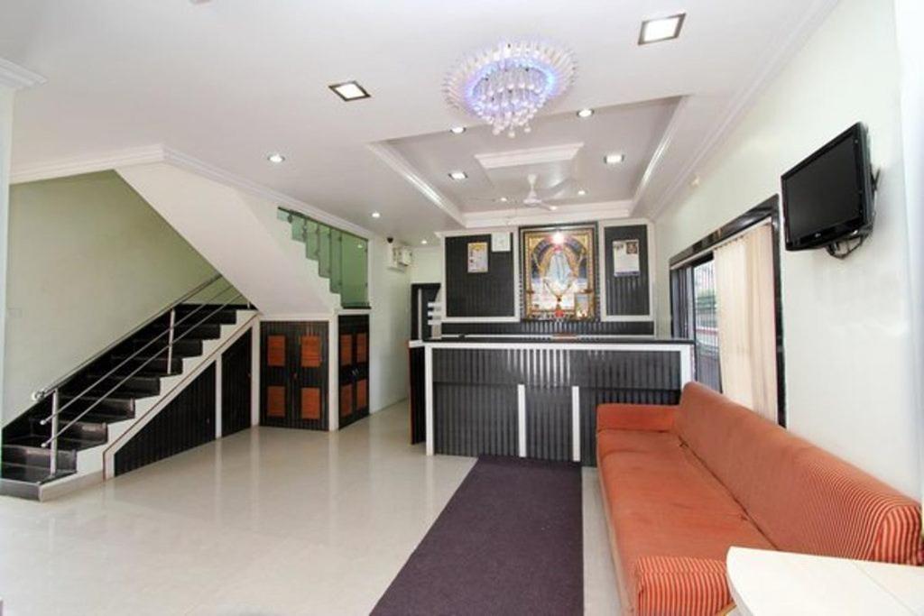 Sai Ganesh Hotel Shirdi Bagian luar foto
